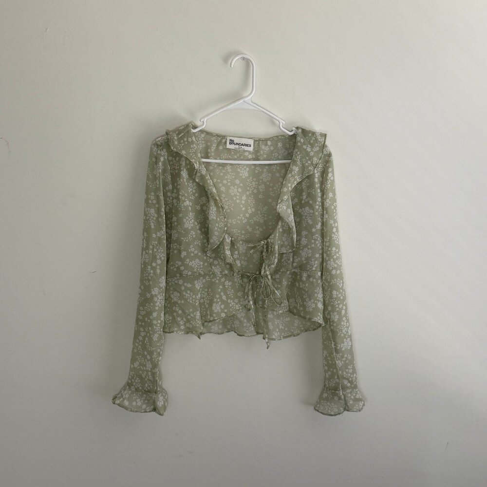 EUC Junior's No Boundaries Cami Size Medium - Chiffon